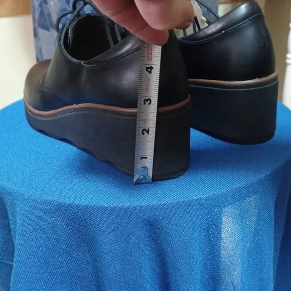 CLARK'S COLLECTION SERIES SIZE 10 IN A BEAUTIFUL BLACK ⚫️ LEATHER UPPERS - Picture 3 of 8